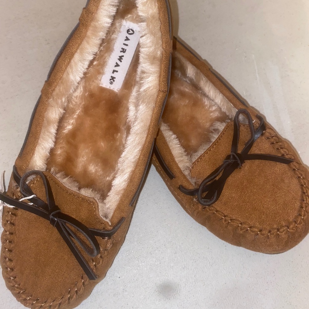NWT Airwalk moccasin shoes